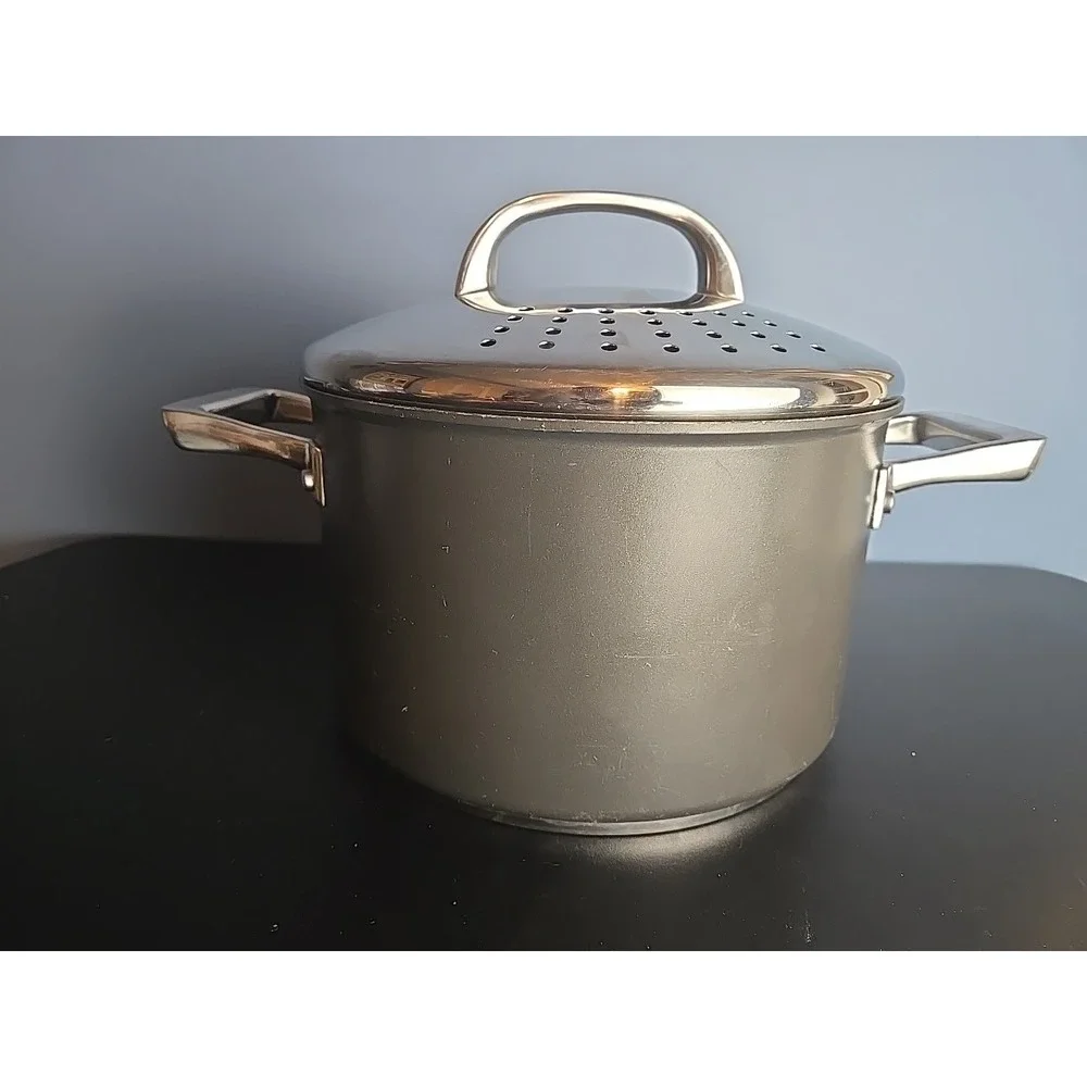 Circulon Hard Anodized‎ Aluminum 7 Quart Casserole With Locking Straining Lid